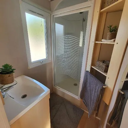 캠프장 Mobil Home, Les Pins Maritimes 히에레
