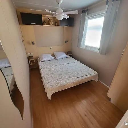 Mobil Home, Les Pins Maritimes Kamp alanı